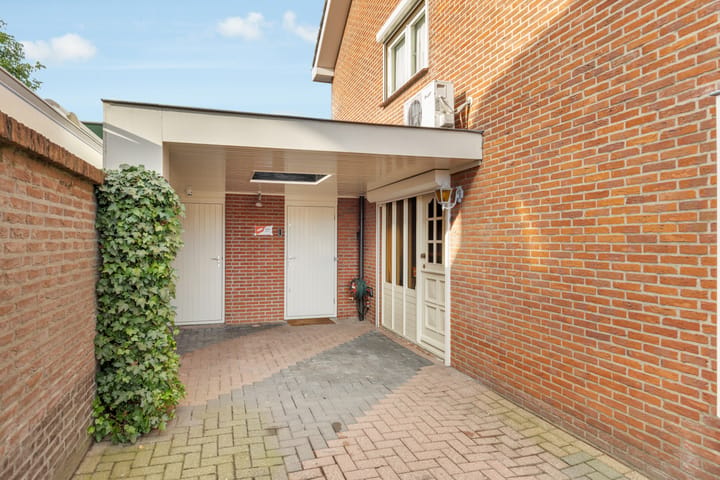 Twee-onder-één-kap te koop: Nieuwe Kerkstraat 53A, Nijkerkerveen