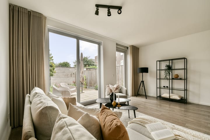 Tussenwoning te koop: Scharwoudestraat 51, Amersfoort