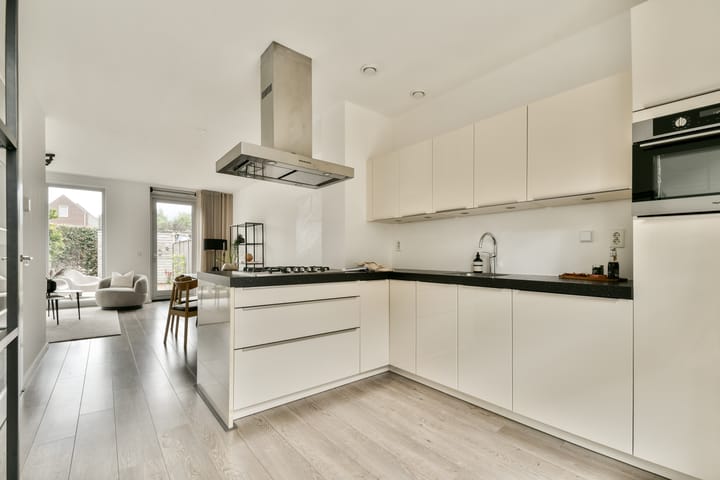 Tussenwoning te koop: Scharwoudestraat 51, Amersfoort