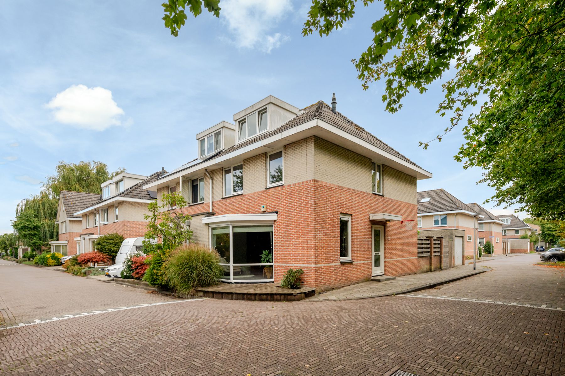 Koninginnehof 12 