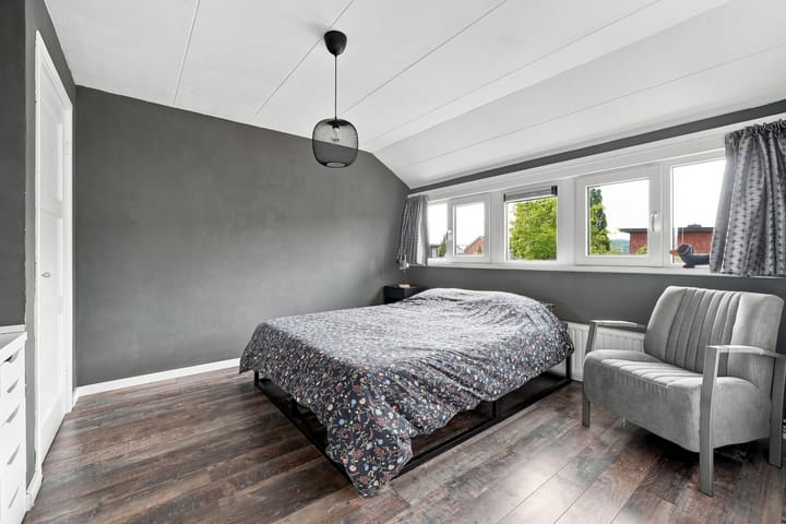 Tussenwoning te koop: Zeewijksingel 70, Oost-Souburg