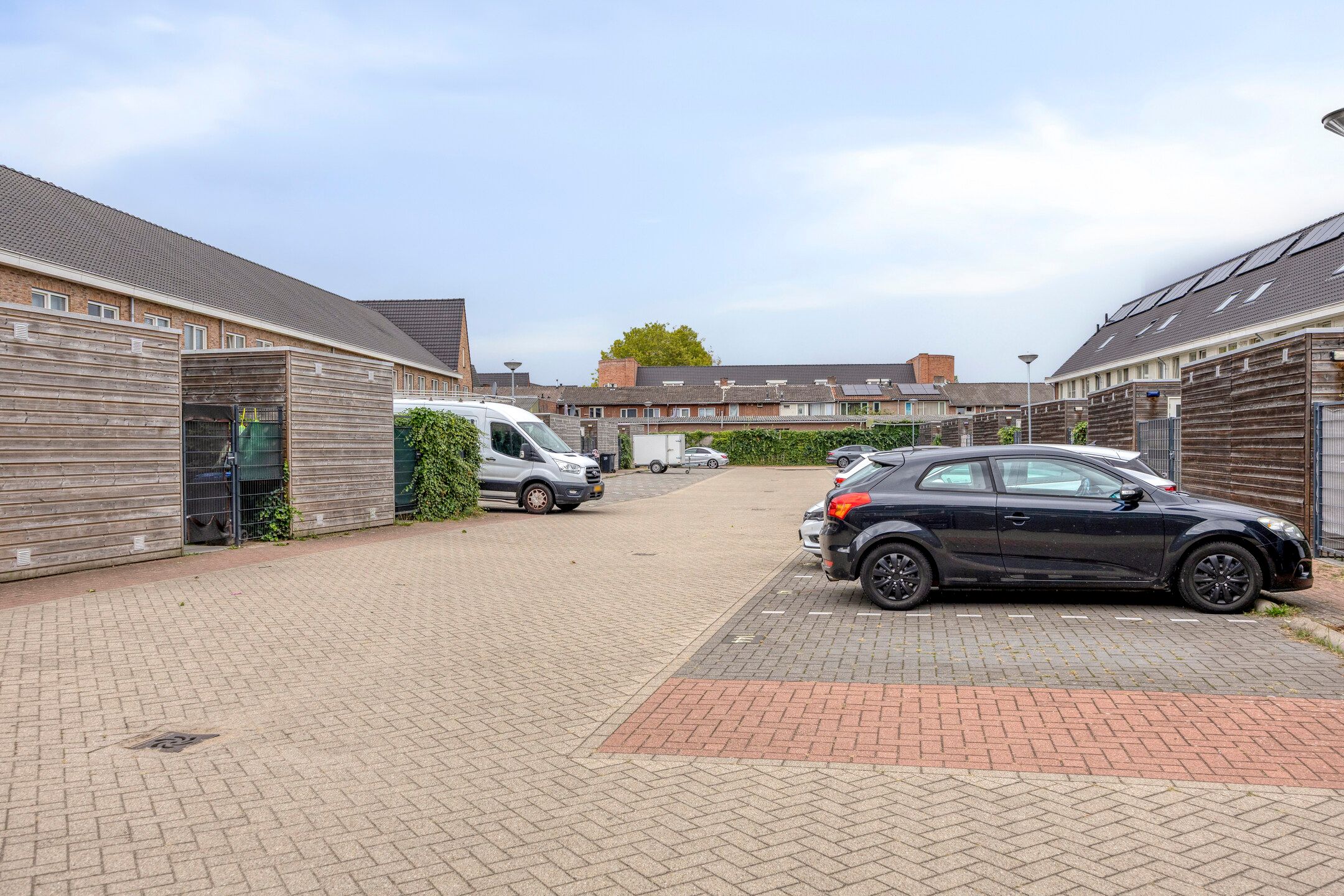 Photo 36 of Pastoor van Leeuwenstraat 38