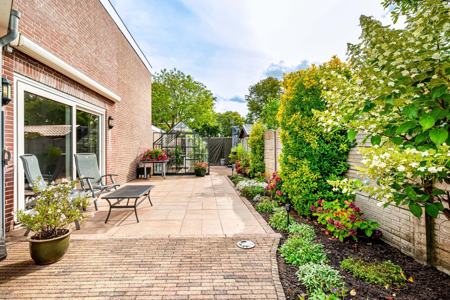 Foto 40 van Dorpsplein 1
