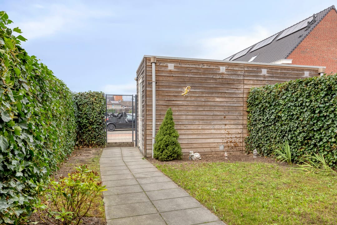 Photo 32 of Pastoor van Leeuwenstraat 38