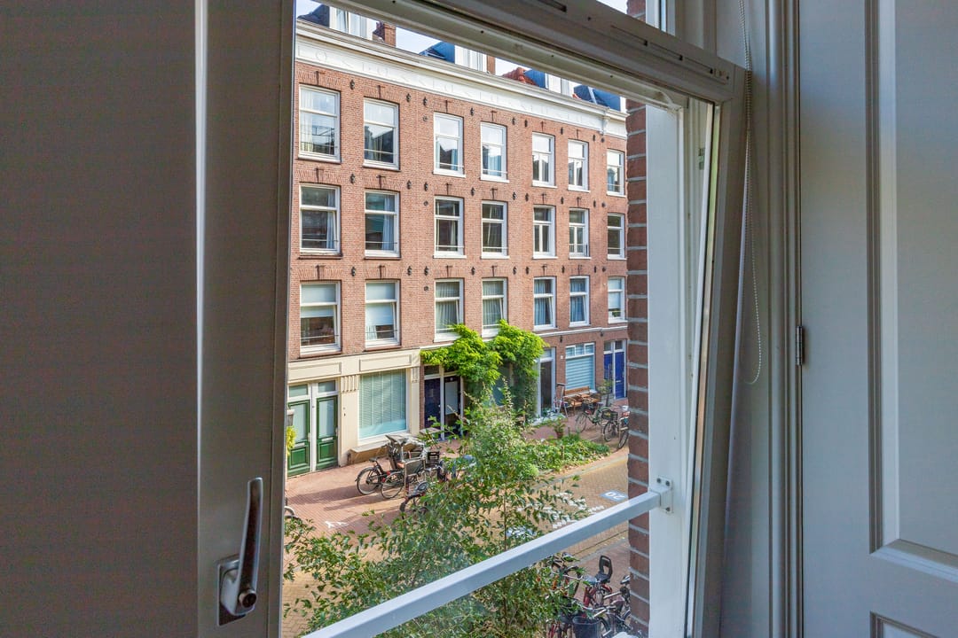 Photo 11 of Saenredamstraat 36-C