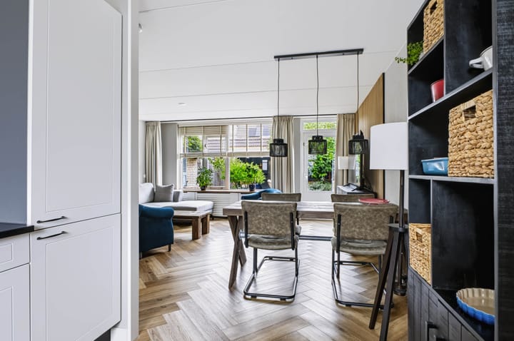 Tussenwoning te koop: Dirk van Gheijnlaan 12, Barneveld