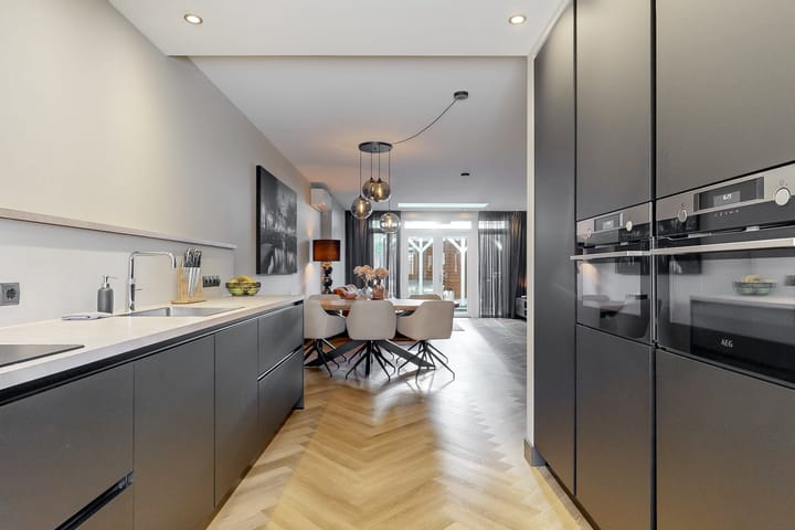 Tussenwoning te koop: Donkeregaarde 6, Nieuwegein