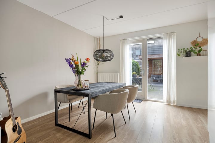 Tussenwoning te koop: Es 41, Leek
