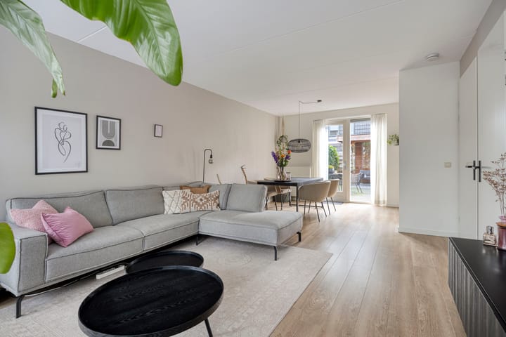 Tussenwoning te koop: Es 41, Leek