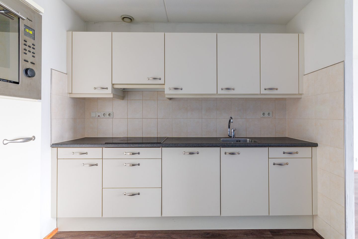 Photo 19 of H. Leefsmastraat 53