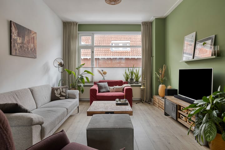 Tussenwoning te koop: Scholiersberg 6, Bergen Op Zoom