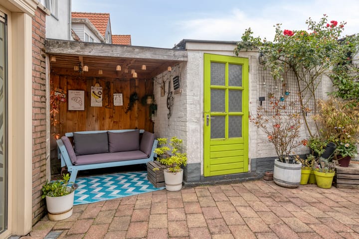 Tussenwoning te koop: Scholiersberg 6, Bergen Op Zoom