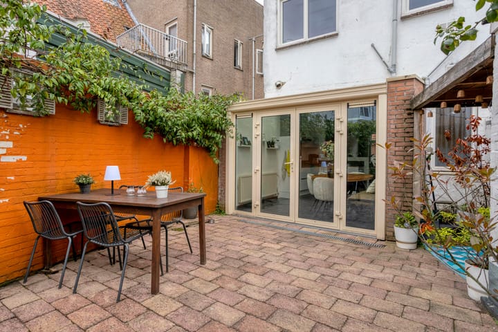 Tussenwoning te koop: Scholiersberg 6, Bergen Op Zoom