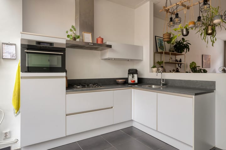 Tussenwoning te koop: Scholiersberg 6, Bergen Op Zoom