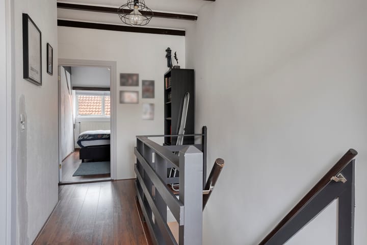 Tussenwoning te koop: Scholiersberg 6, Bergen Op Zoom