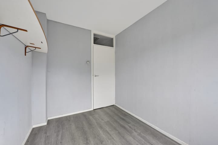 Hoekwoning te koop: Van Hogendorpstraat 17, Veenoord