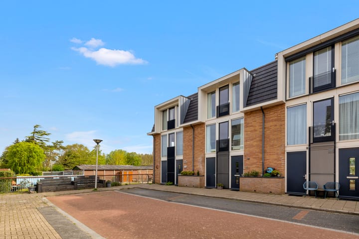 Tussenwoning te koop: Clausstraat 138, Hellevoetsluis