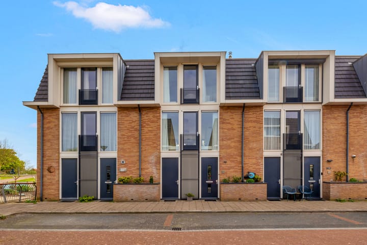 Tussenwoning te koop: Clausstraat 138, Hellevoetsluis