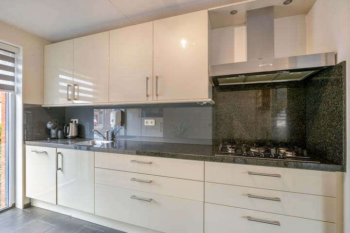 Hoekwoning te koop: Robert Fruinstraat 10, Tilburg