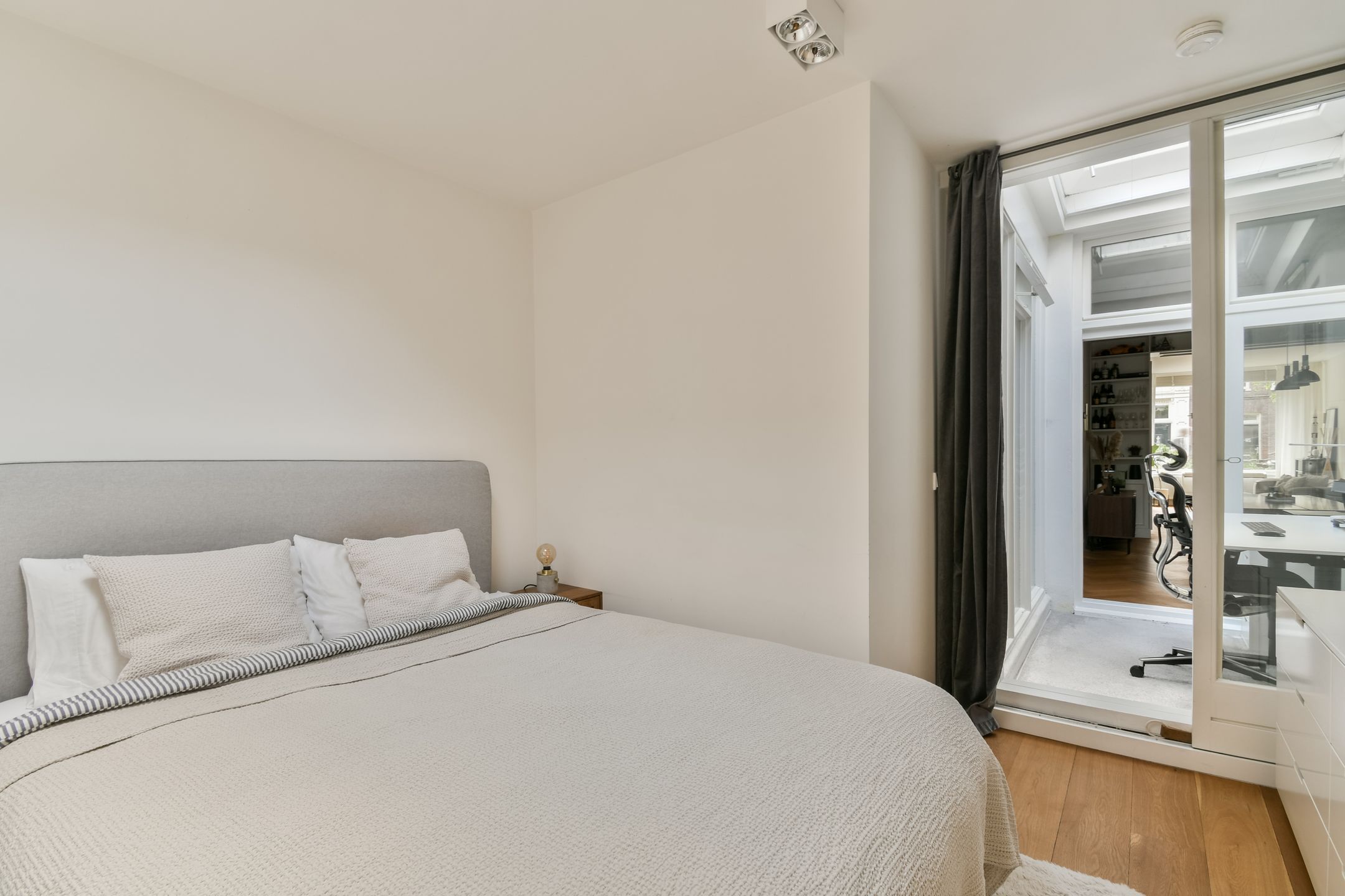 Photo 12 of Eerste Jacob van Campenstraat 53-H