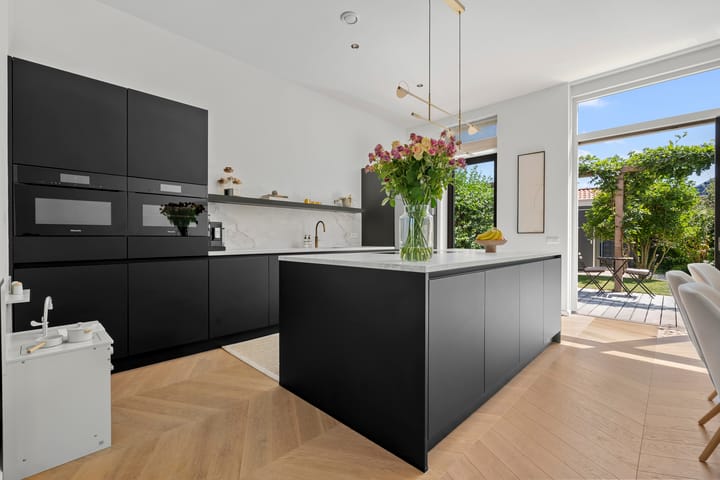 Hoekwoning te koop: Loevesteinlaan 12, Weesp