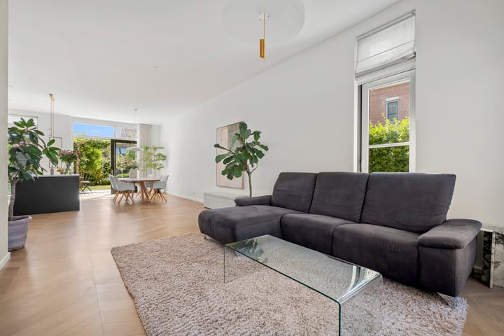 Hoekwoning te koop: Loevesteinlaan 12, Weesp