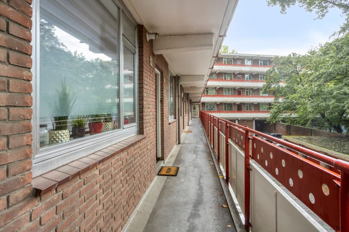 Appartement te koop: Antony Moddermanstraat 14, Amsterdam