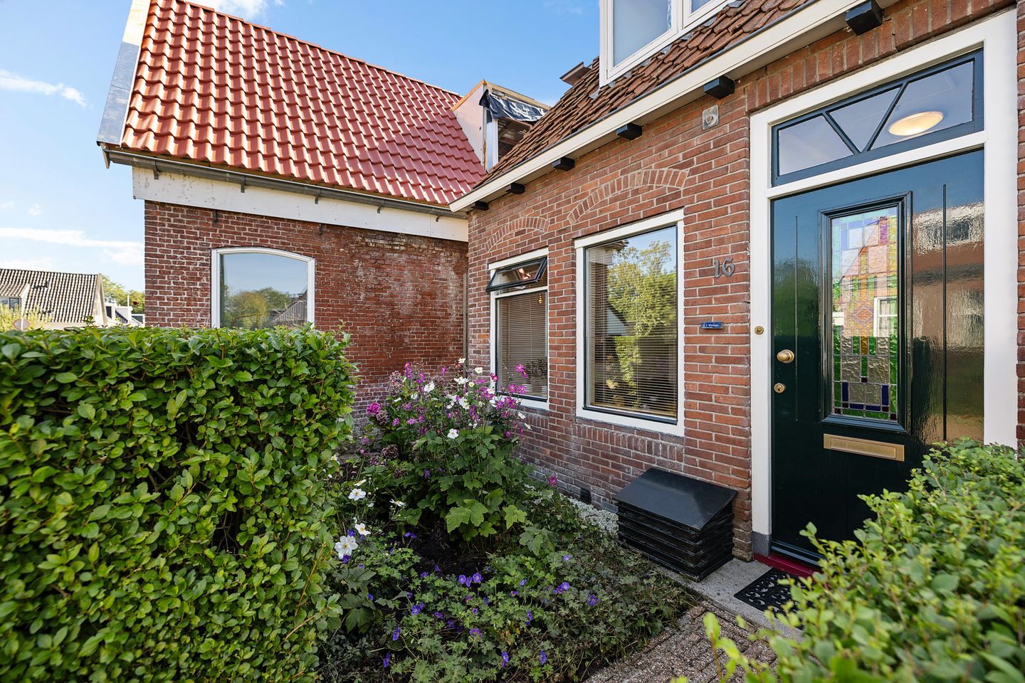 Foto 44 van Sânpaed 16