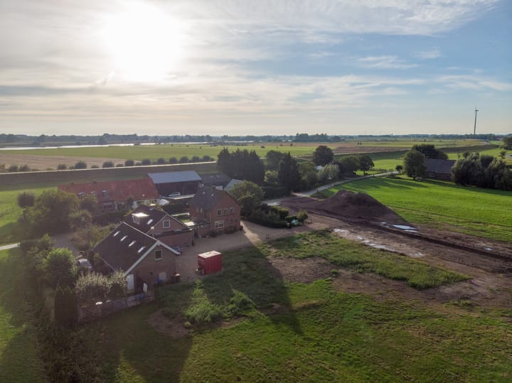 Twee-onder-één-kap te koop: Lekdijk West 47KAVEL, Wijk Bij Duurstede