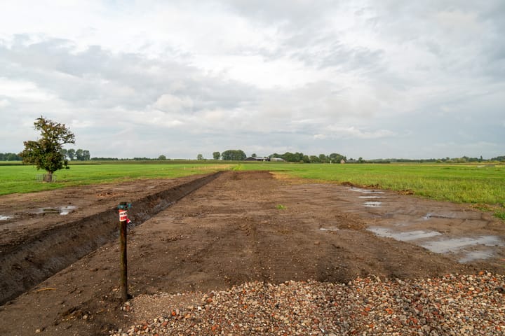 Twee-onder-één-kap te koop: Lekdijk West 47KAVEL, Wijk Bij Duurstede