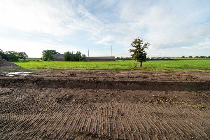 Twee-onder-één-kap te koop: Lekdijk West 47KAVEL, Wijk Bij Duurstede