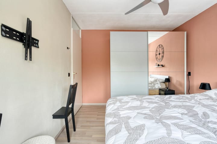 Tussenwoning te koop: Schuylenhof 69, Apeldoorn