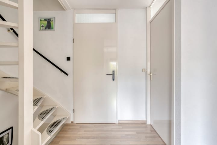Tussenwoning te koop: Schuylenhof 69, Apeldoorn