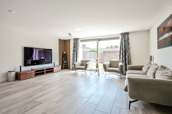 Tussenwoning te koop: Vondelstraat 7, Almere