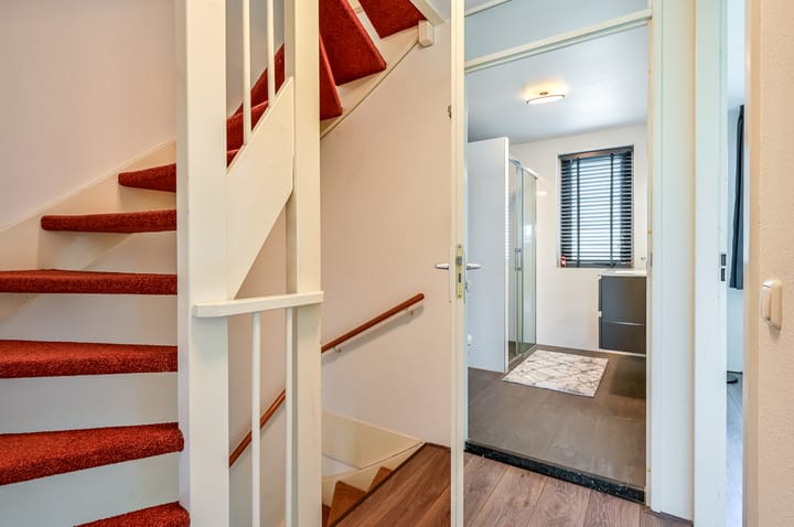 Tussenwoning te koop: Vondelstraat 7, Almere