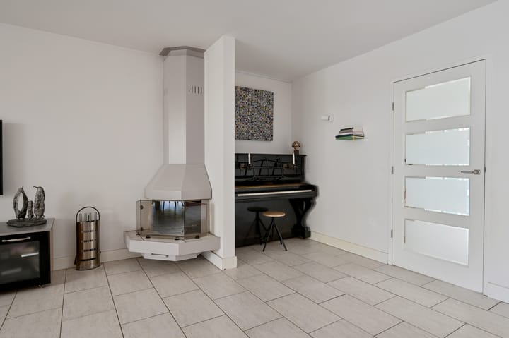 Tussenwoning te koop: Ebro 112, Uithoorn
