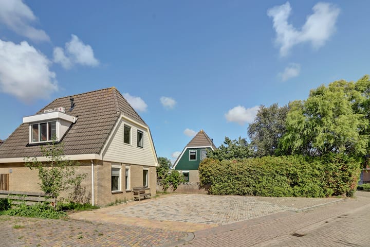 Vrijstaande woning te koop: S. van der Molenstrjitte 5, Wijnaldum