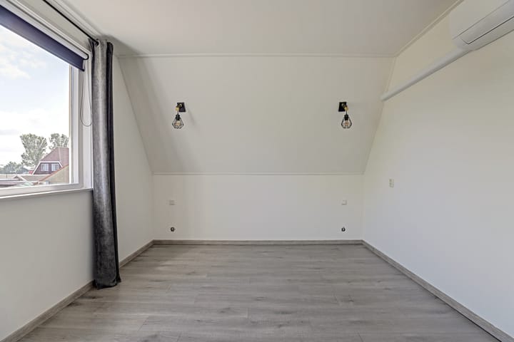 Vrijstaande woning te koop: S. van der Molenstrjitte 5, Wijnaldum
