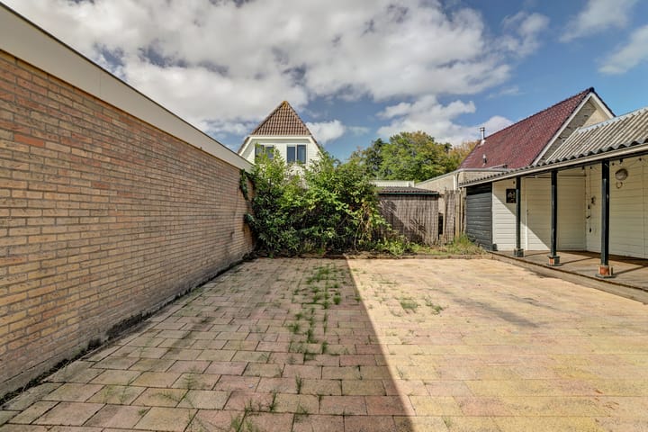 Vrijstaande woning te koop: S. van der Molenstrjitte 5, Wijnaldum