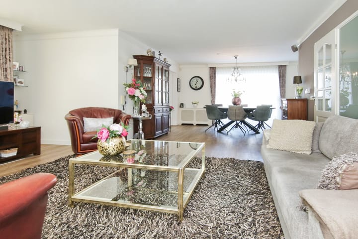 Hoekwoning te koop: Geraniumlaan 123, Badhoevedorp