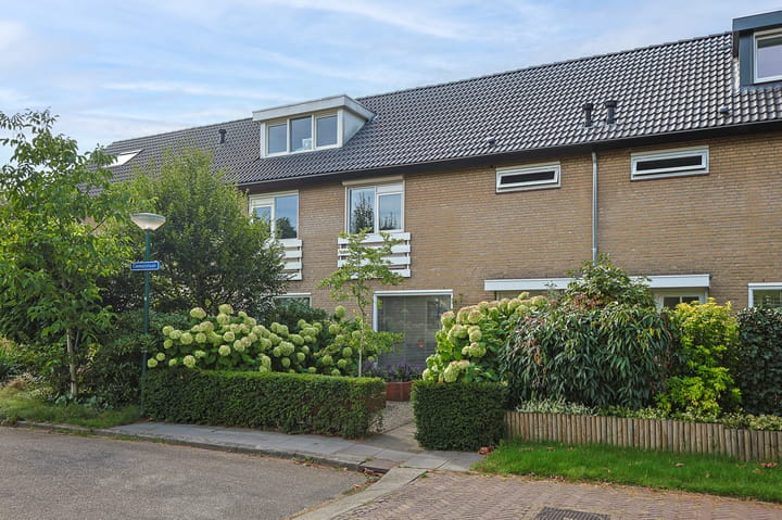 Tussenwoning te koop: Clematislaan 50, Waalre