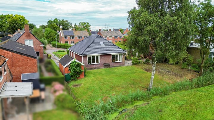 Vrijstaande woning te koop: Burchtweg 12, Sauwerd