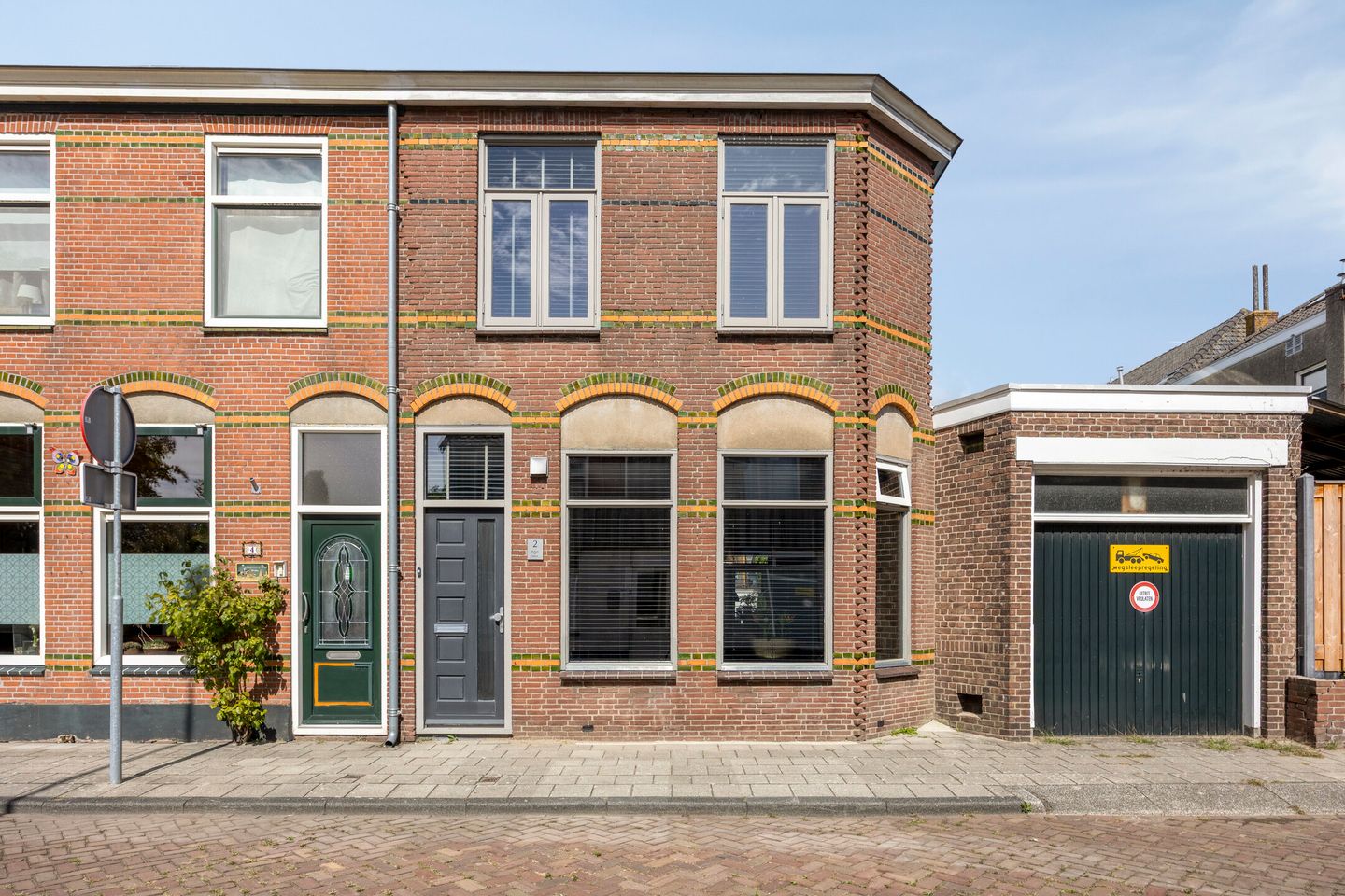 Foto 1 van Maerten Trompstraat 2