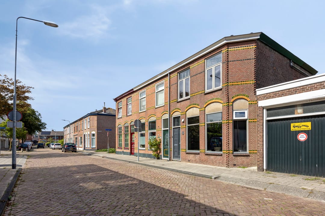 Foto 13 van Maerten Trompstraat 2