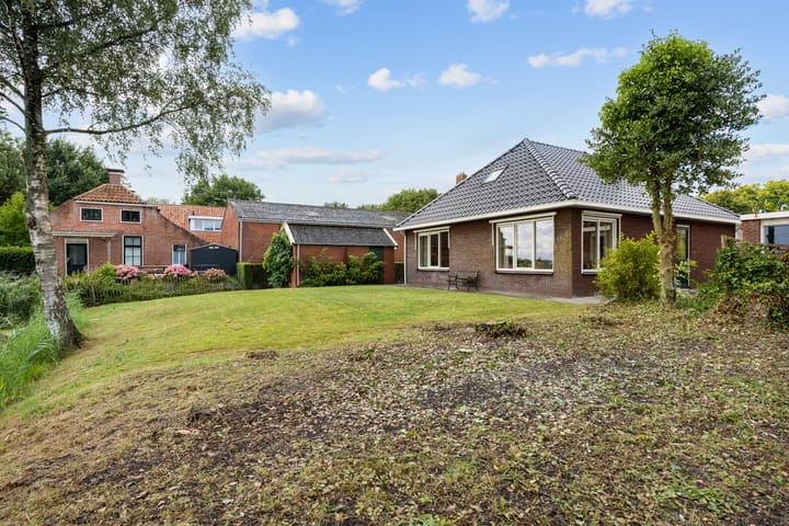 Vrijstaande woning te koop: Burchtweg 12, Sauwerd