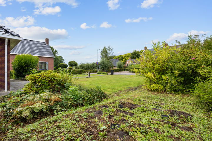 Vrijstaande woning te koop: Burchtweg 12, Sauwerd