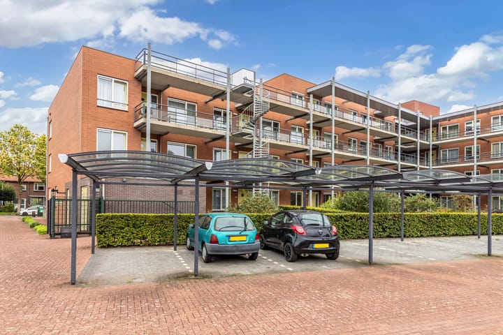 Appartement te koop: Noordeinde 1-02, Marknesse