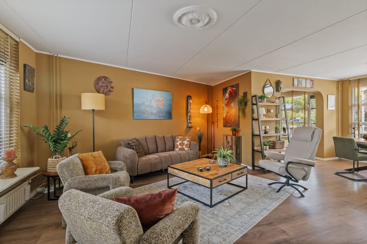 Hoekwoning te koop: Aletta Jacobsstraat 16, Deventer