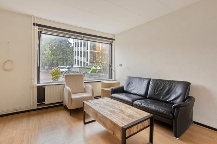 Tussenwoning te koop: Zonnedauwhoek 14, Zaandam