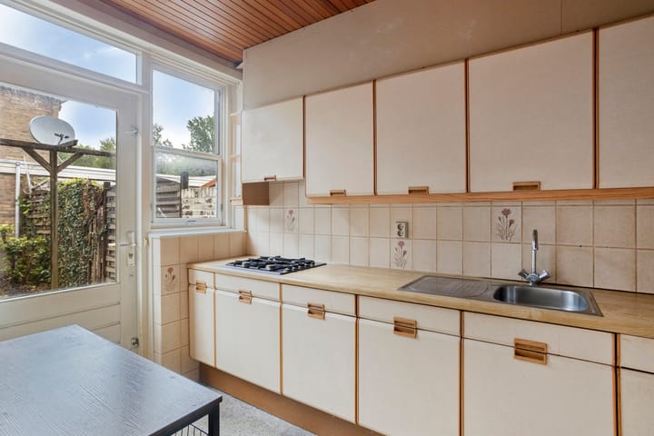 Tussenwoning te koop: Zonnedauwhoek 14, Zaandam